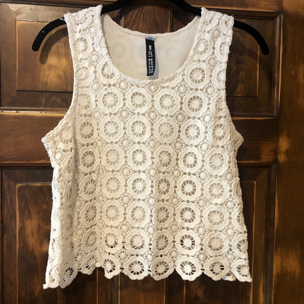 Design Lab White Lace / Crochet Floral Tank Top